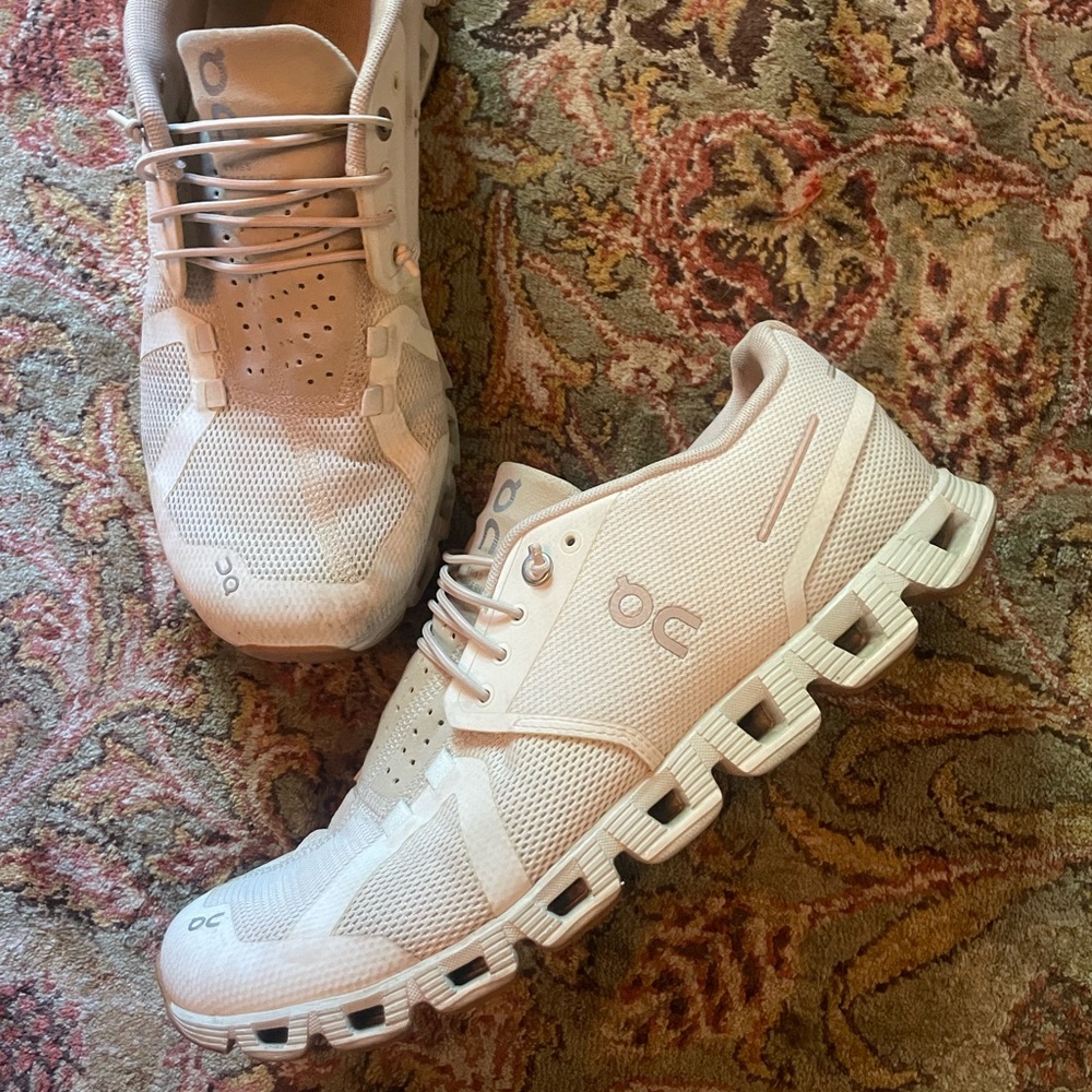 On Running Cloud Shoes